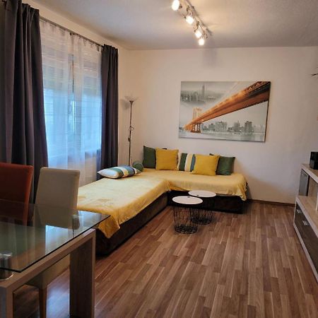 Zentral Gelegene, Sehr Ruhige Und Helle Wohnung Graz Exterior photo